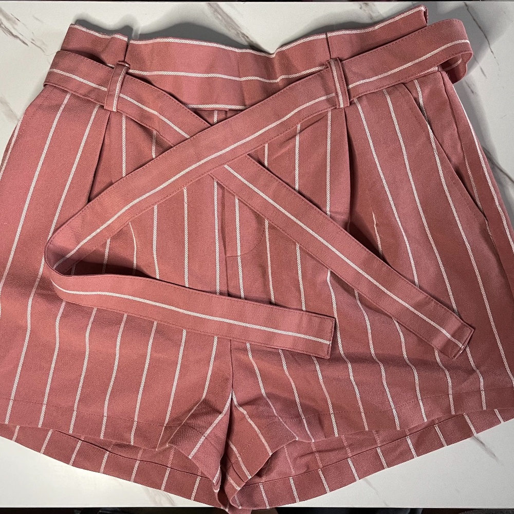 pink shorts
